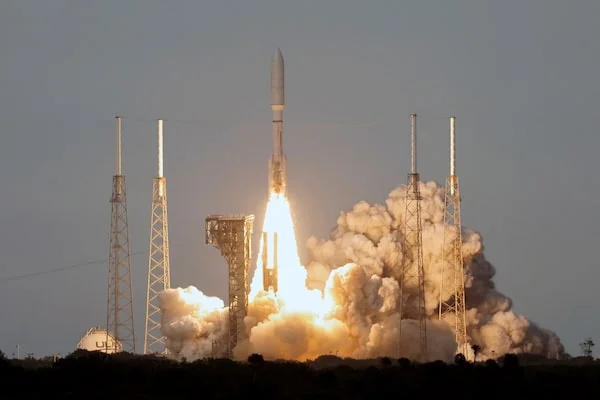 Amazon’s Project Kuiper Takes on Starlink: Is It Too Late to Catch Up in the Satellite Internet Race?