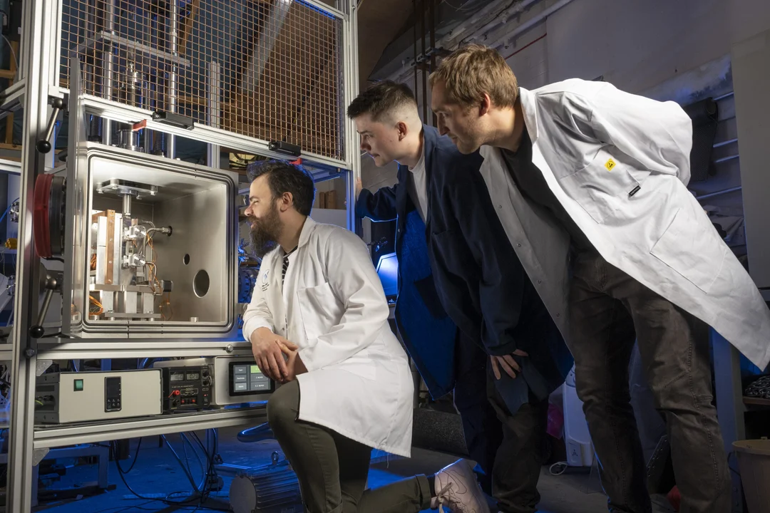 Glasgow Lab Pioneers 3D Printing for Space: NextSpace Testrig Tackles Orbital Debris Risk