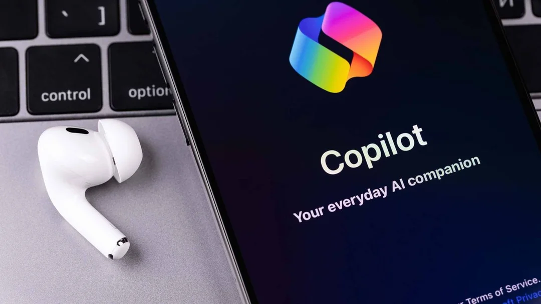 Microsoft’s ‘Hey, Copilot!’ Arrives: Voice Activation Tested in Windows 11