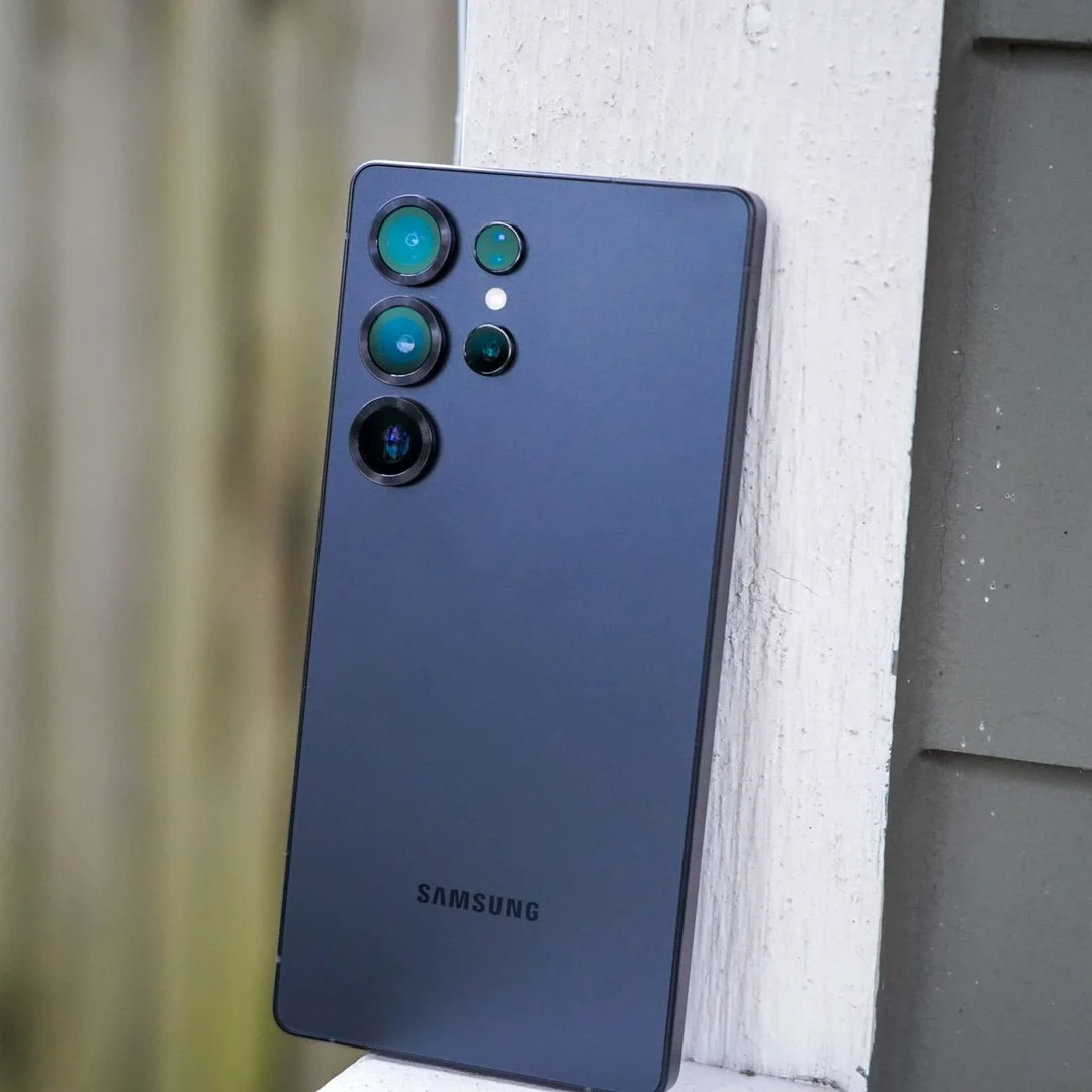 Samsung Galaxy S25 Ultra Steals the Show with Massive Discounts While S25 Edge Faces Scrutiny