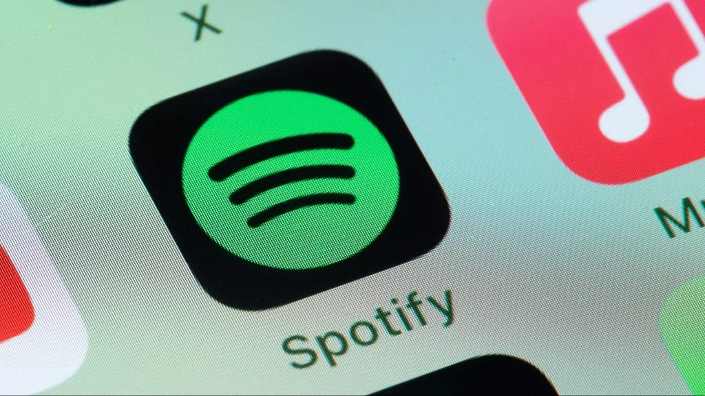 Spotify Backtracks on Public Podcast Play Counts Amid Creator Backlash: What Does it Mean for the Future of Podcasting?