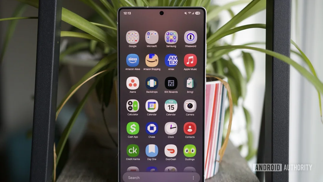One UI 7: Samsung’s Refined Android Skin vs. Google’s Pixel Perfection