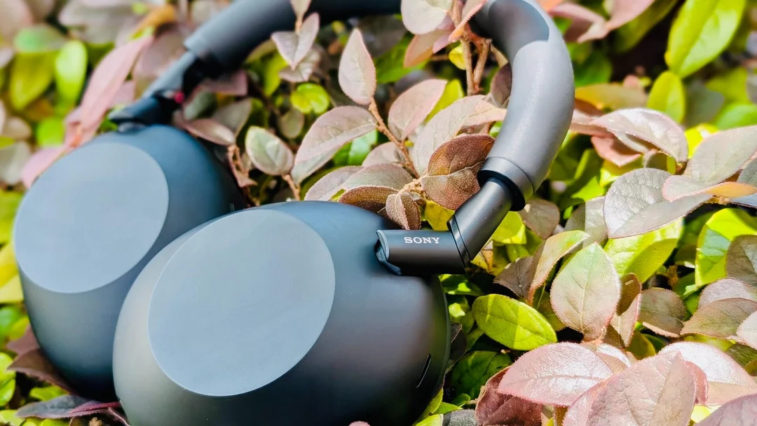 Sony WH-1000XM6: The New Noise-Canceling King Arrives, But Is It Worth the Upgrade?