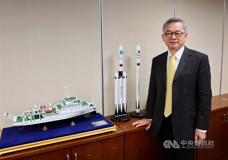 Space Race Intensifies: Taiwan Seeks Starlink Alternative as China’s Satellite Ambitions Face Hurdles