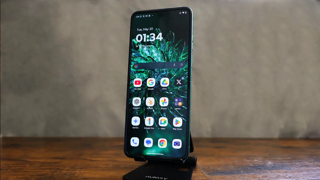 Motorola Razr 2025: A Deep Dive into Deals, Designs, and Delayed Launches
