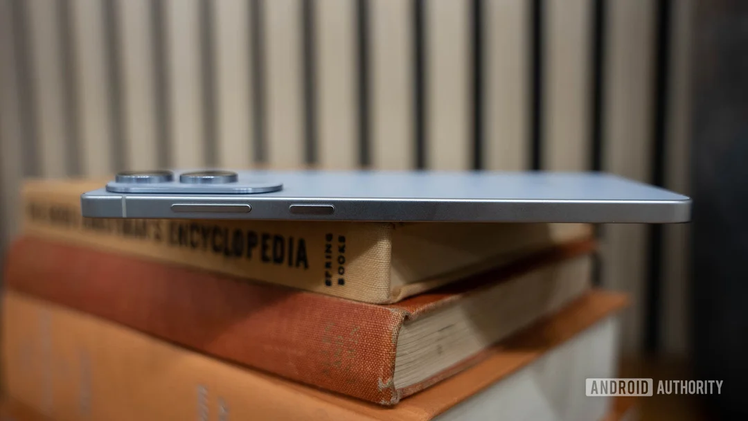 Samsung Galaxy S25 Edge: Thin Design, Big Trade-Offs? Battery Life Concerns Surface