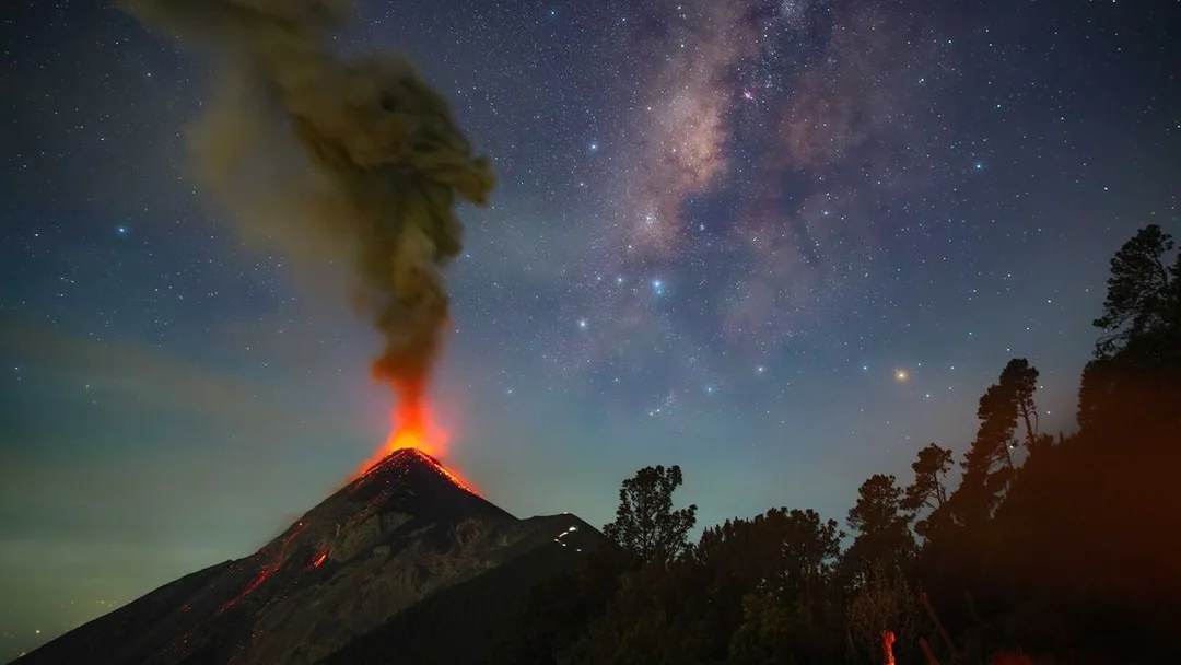 Spectacular Milky Way Photos Showcase Earth and Space in Stunning Harmony