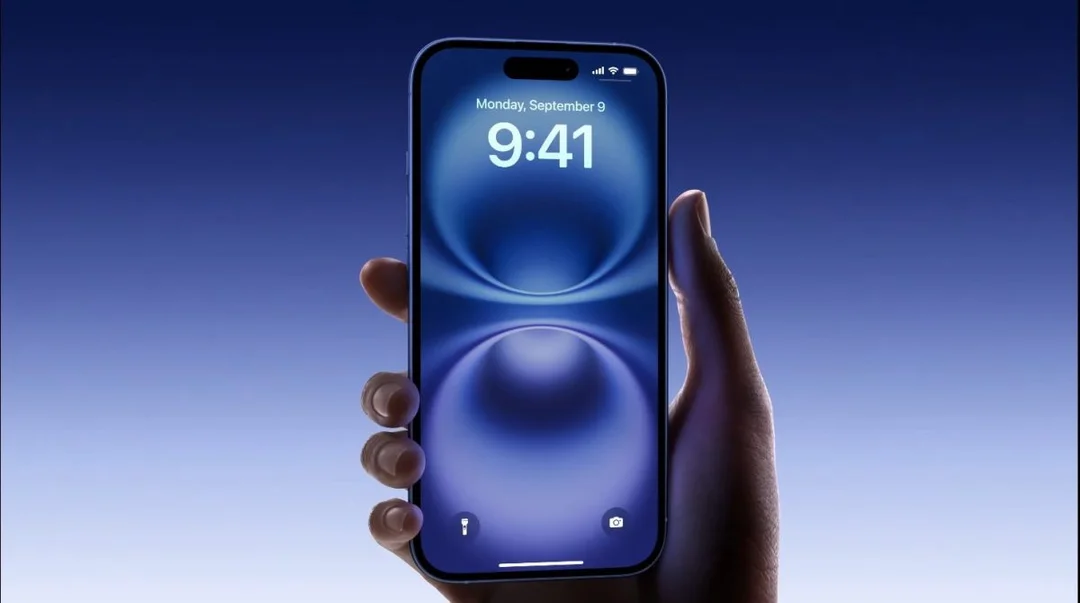 Transparent ‘Methaphone’ Goes Viral: A Plastic Solution to Smartphone Addiction?
